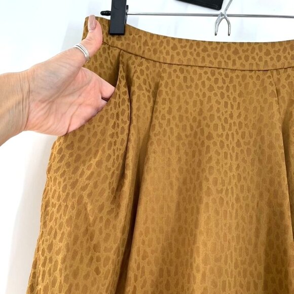 Ann Taylor Animal Print Skirt Womens 4 Gold Mob Wife Modern Classic Work Brunch - Picture 4 of 7
